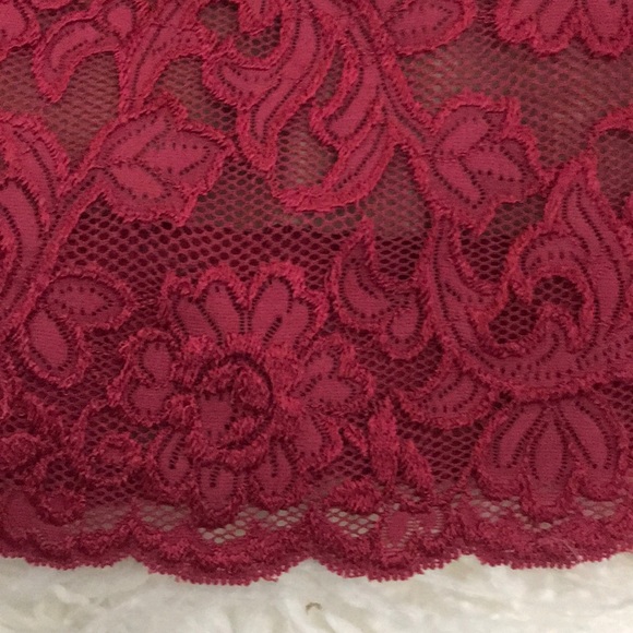 Neiman Marcus Wine Lace Top - Small - Picture 3 of 5